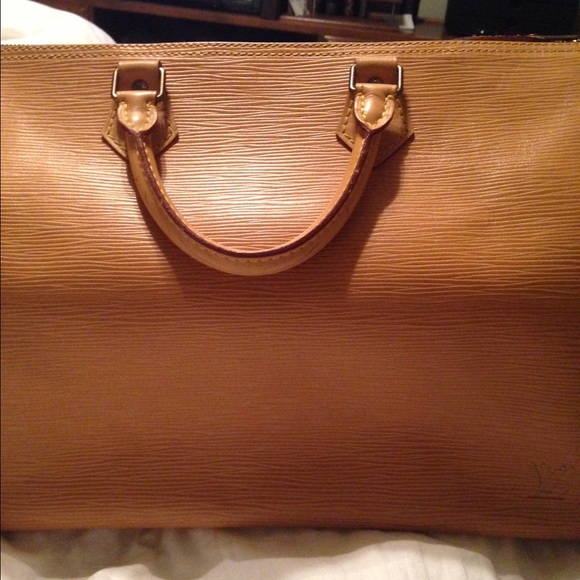 LV SPEEDY 35 with LV dust bag.Tan EPI leather.