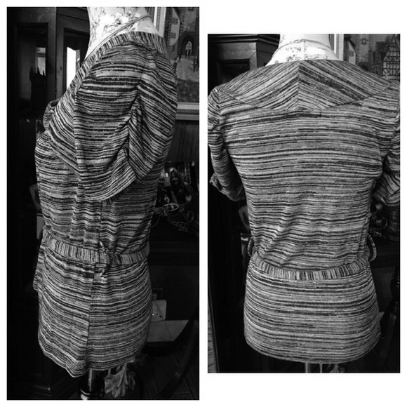 CUTE TOP 💥new listing💥4-26-15 - Picture 2 of 2