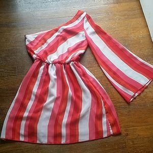 Vintage GB dress 70s one sleeve wide arm