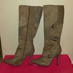 These boots are hot. I  only worn it once.