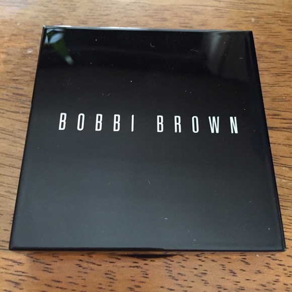 Bobbi Brown Compact