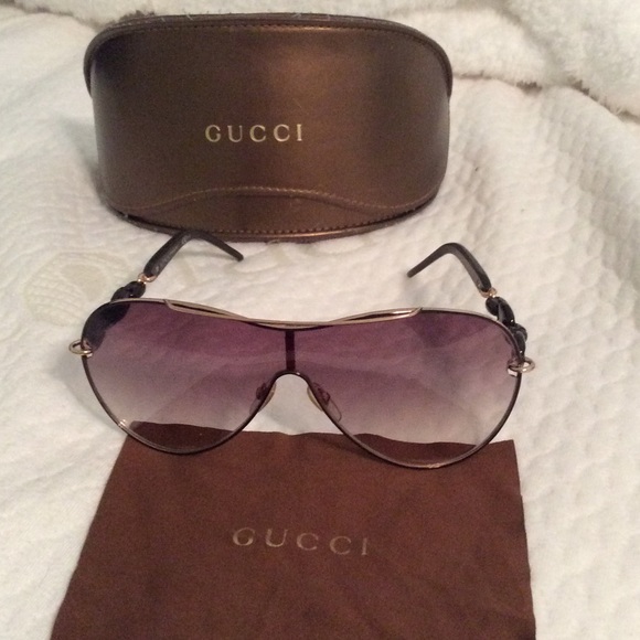 Gucci aviator sunglasses in gold
