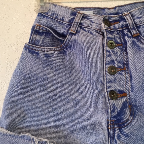 High waisted shorts - Picture 3 of 4