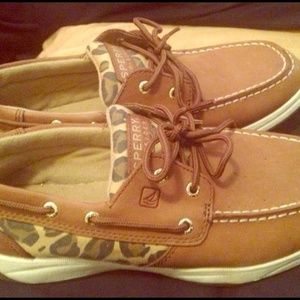 BRAND NEW SPERRY'S