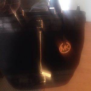 Michael kor bag real! Sold!!