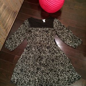 Black/White Print Flower Dress w/ Lace