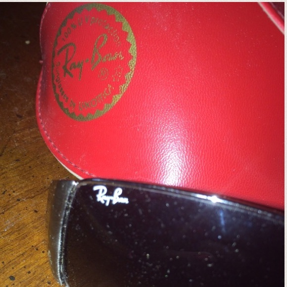 Authentic Raybans with case - Picture 2 of 3