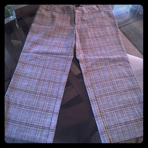 Cute pair of Rampage capris