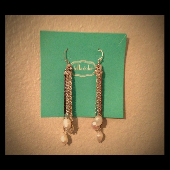 SALE! Never worn Stella and Dot earrings!