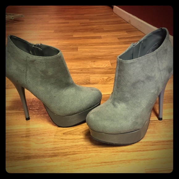 Grey suede ankle bootie.