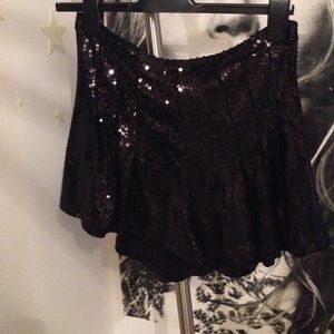 Fun and flirty Topshop sequin shorts!