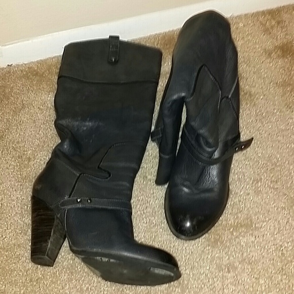 These boots are old but still have usage