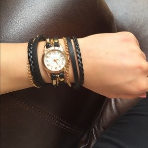 Bracelet watch. BRAND NEW. Black or white