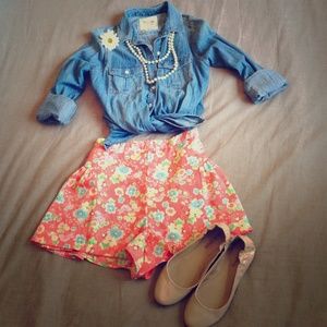 Lovely floral Free People summer shorts