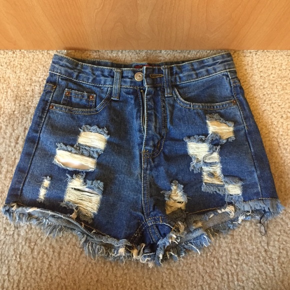 ROMWE Pants - ROMWE distressed shorts (NEW)