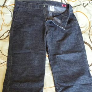 Levis  capri jeans