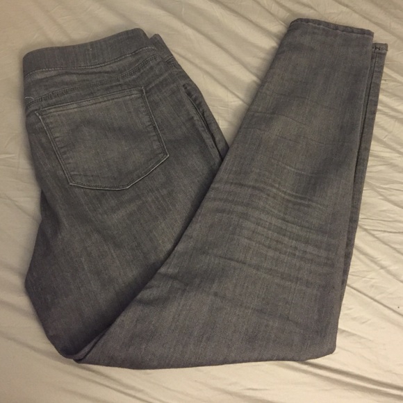 Grey jeggings 💜