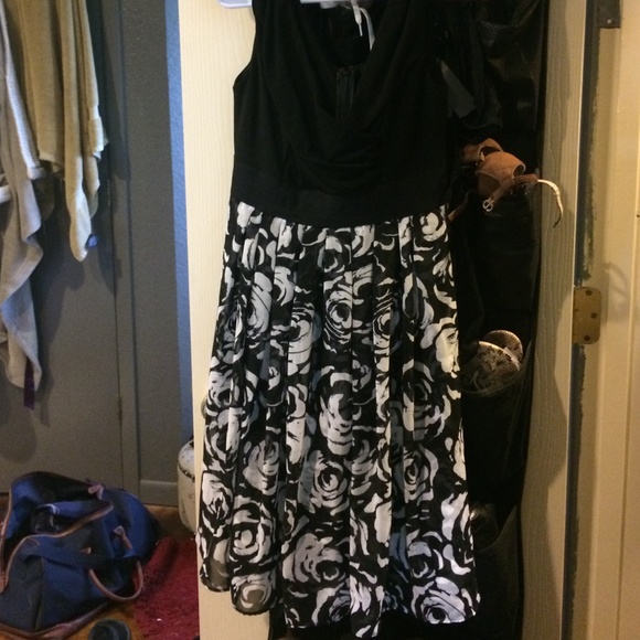 Pretty black rose dress