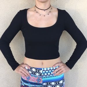 long sleeve black crop top