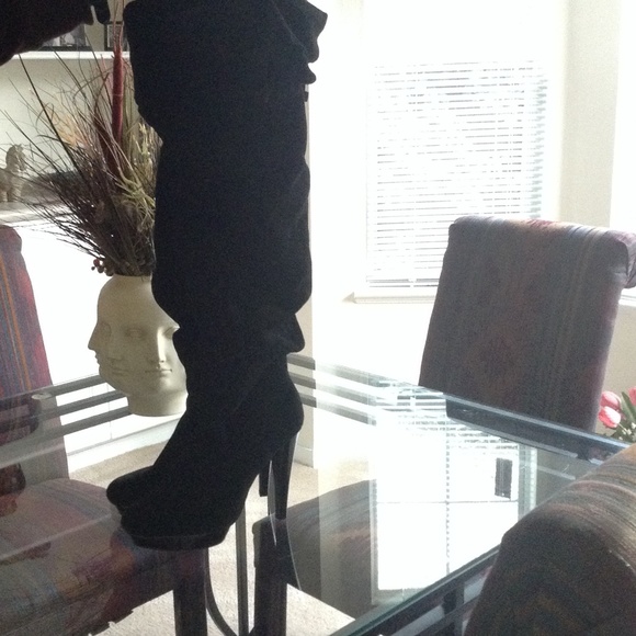 Boots - Picture 2 of 4