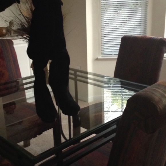 Boots - Picture 4 of 4