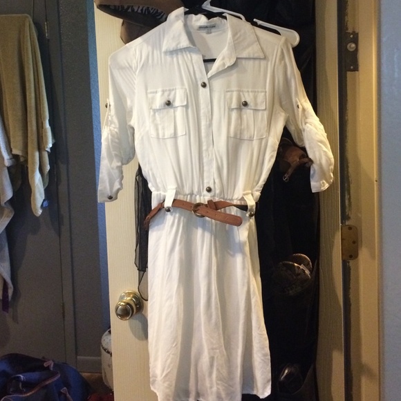 Adorable 3/4 sleeve off white dress