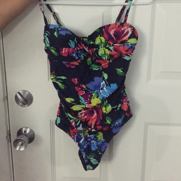 Swimsuit - Picture 2 of 3