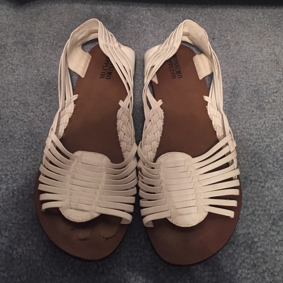 Missimo white sandals