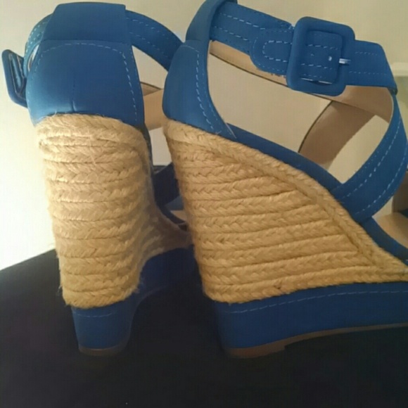 PRICE DROP Elle Platform Wedges NWOT - Picture 4 of 4
