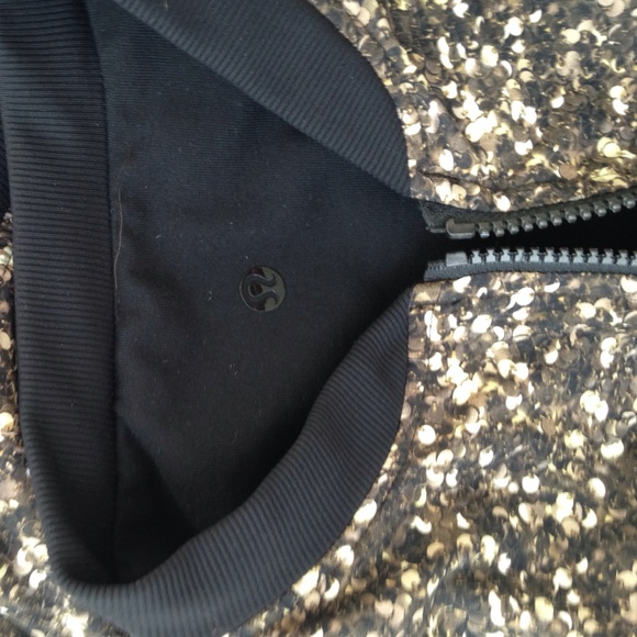 Sold! Lululemon party bomb reversible jacket - Picture 3 of 4