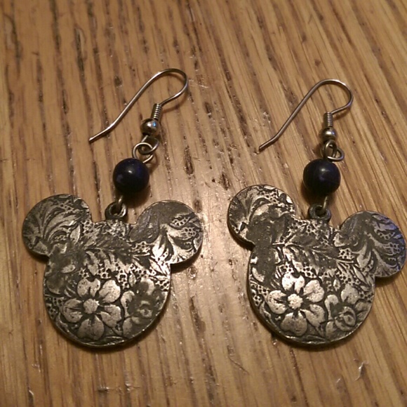 2 Pairs of Earrings and pendant