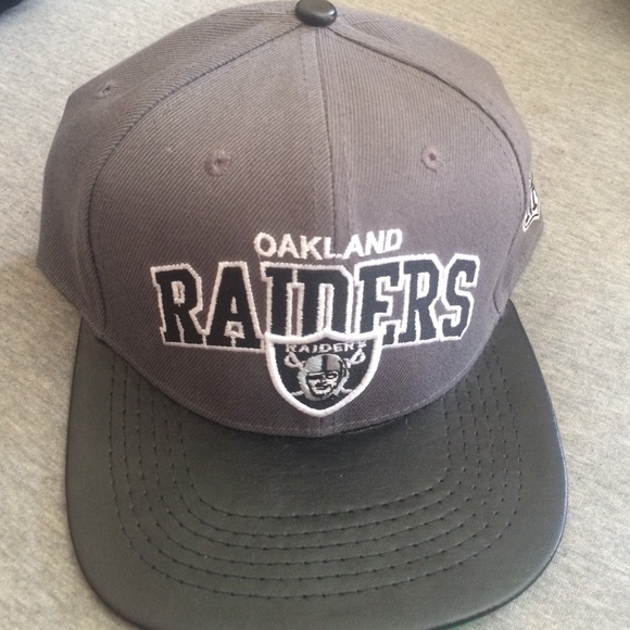 OAKLAND RAIDERS LIMITED SNAPBACK