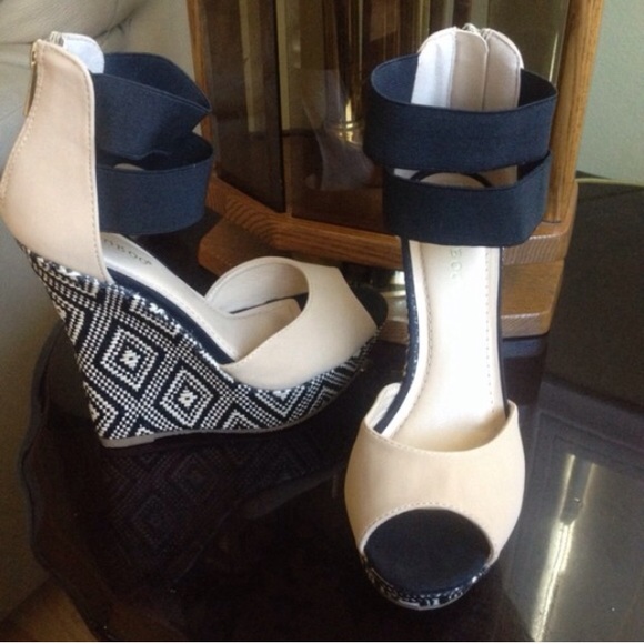 Wedge shoes