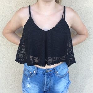 Black loose Aztec crop