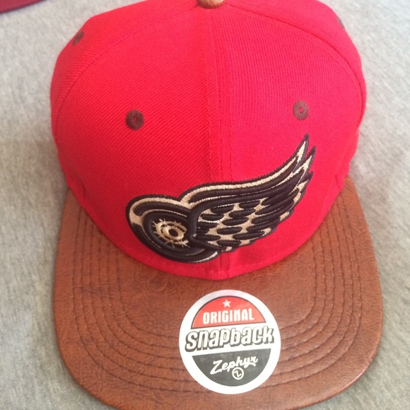 ON SALE! RARE LIMITED DETROIT RED WINGS STRAPBACK