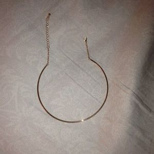 Gold choker (necklace)