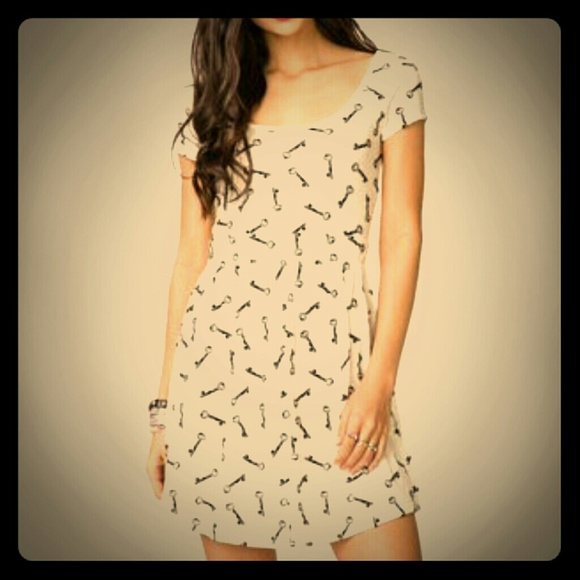 Beautiful dainty white summer dress