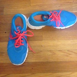 Nike Flex Experience Run 2