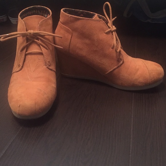 tan wedged booties