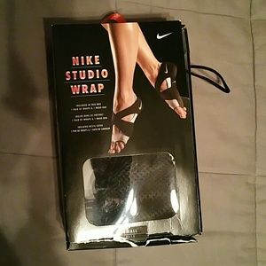 Nike Women's Studio Wrap