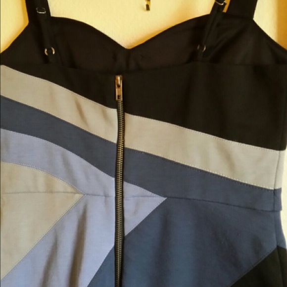 SUMMER CLEARANCE BCBG - Picture 3 of 3