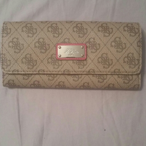GUESS WALLET