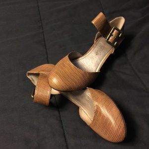 Brown Small wedge strap sandal