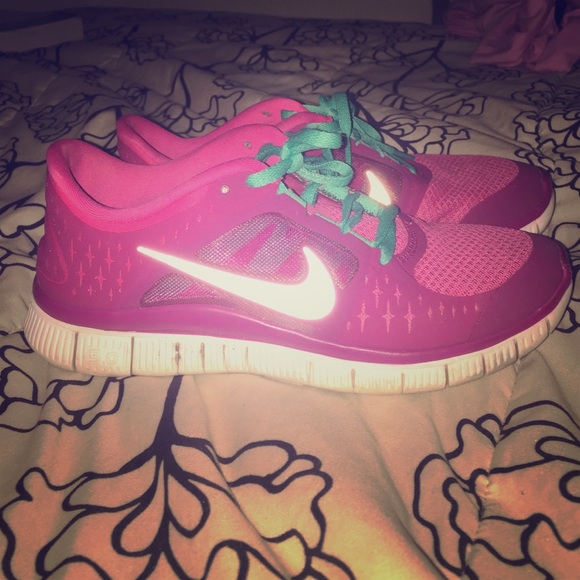 Magenta Nike Free Runs