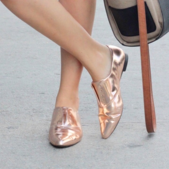 Rebecca Minkoff Shoes - 💕HP 4/27💘 Rebecca Minkoff Metallic Oxford Flats