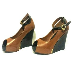 Unique Shoedazzle Mulberry Studded leather wedges