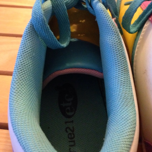 Rue 21 Shoes - Picture 4 of 4