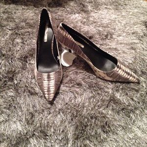 NWT Zara Leather Snakeskin Pumps