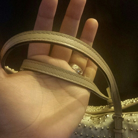 Michael Kors Vanilla Large Jet Set Stud Handbag - Picture 4 of 4