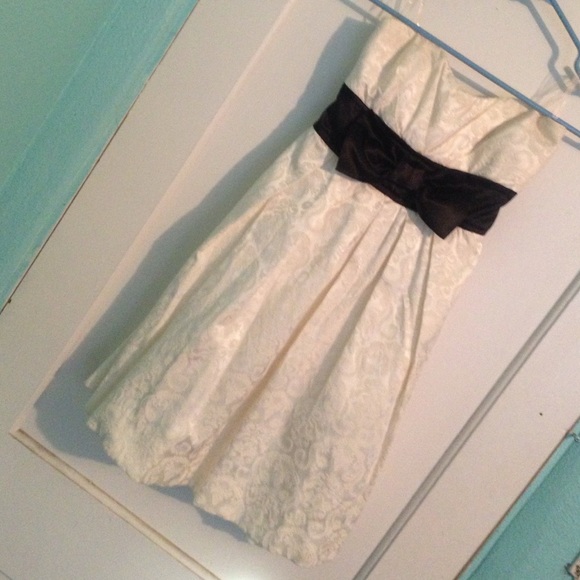 Dress - Picture 1 of 2